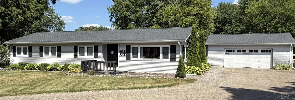 325 S Main Street Chesaning Village MI 48616