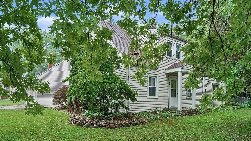 4810 Brockway Road Saginaw Charter Township MI 48638