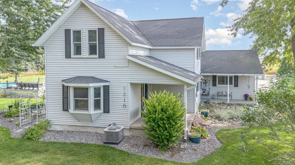 1210 N Steel Road Richland Township MI 48637