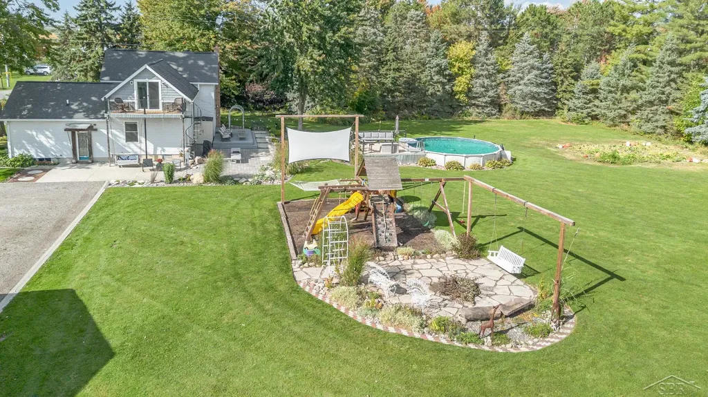 1210 N Steel Road Richland Township MI 48637