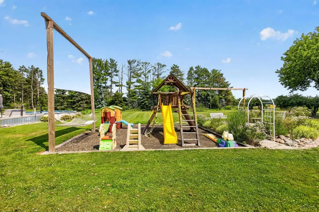 1210 N Steel Road Richland Township MI 48637