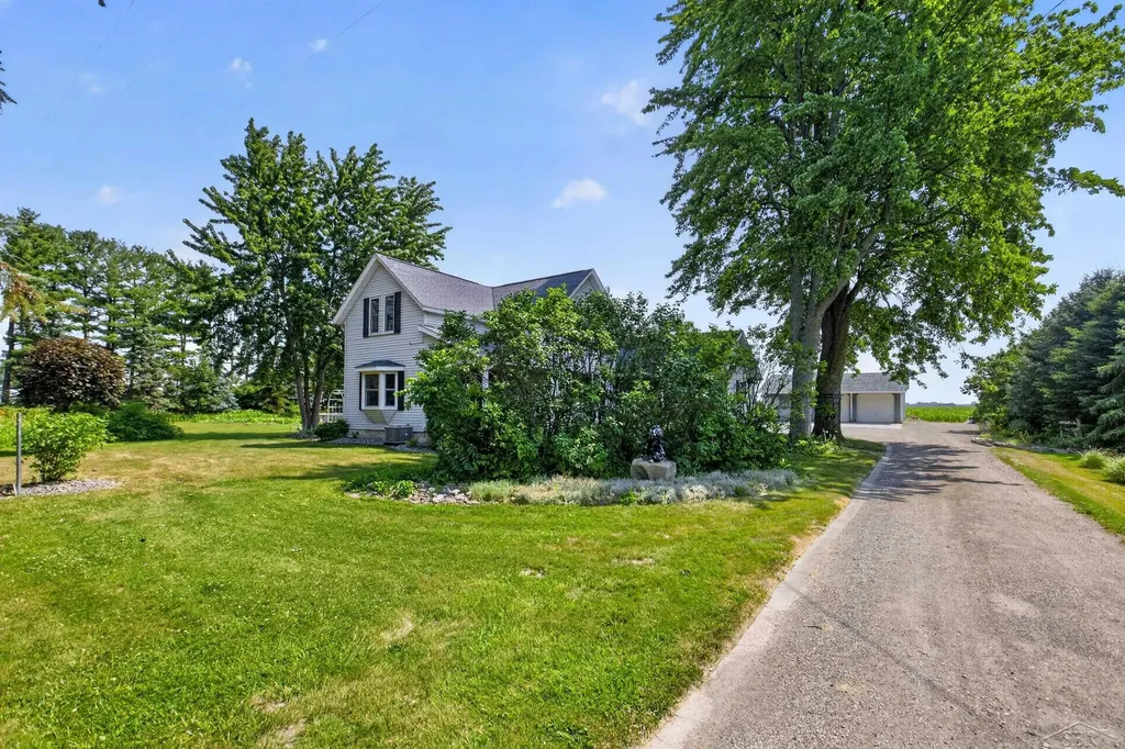 1210 N Steel Road Richland Township MI 48637