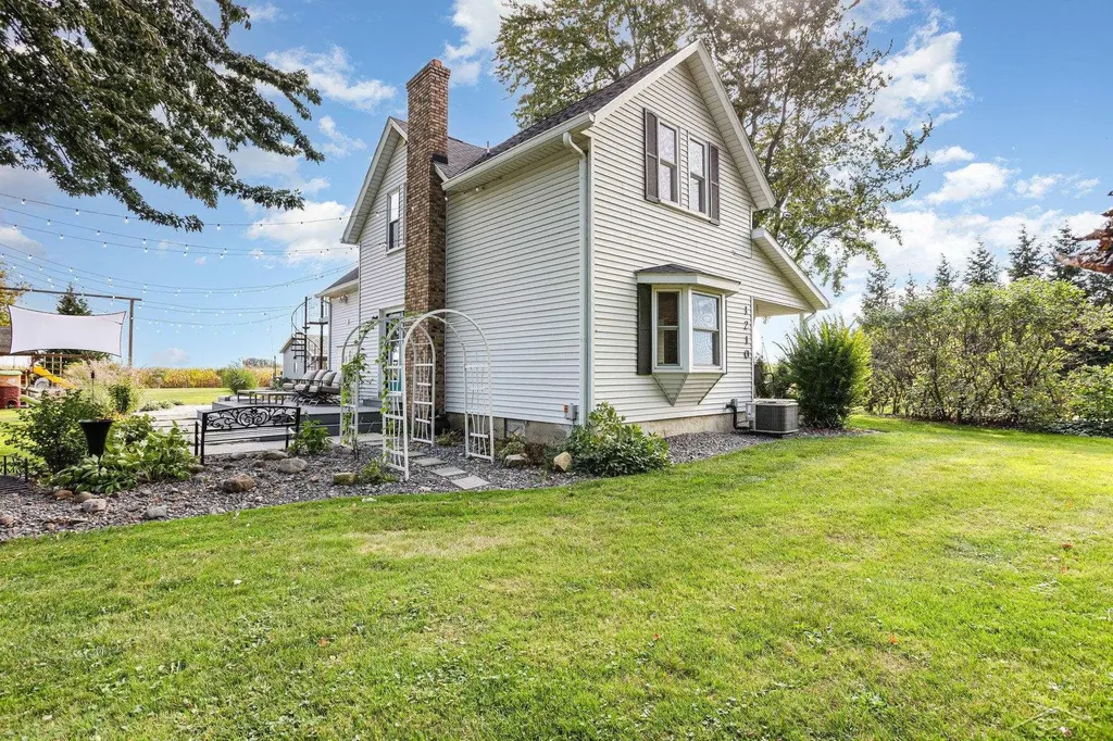 1210 N Steel Road Richland Township MI 48637