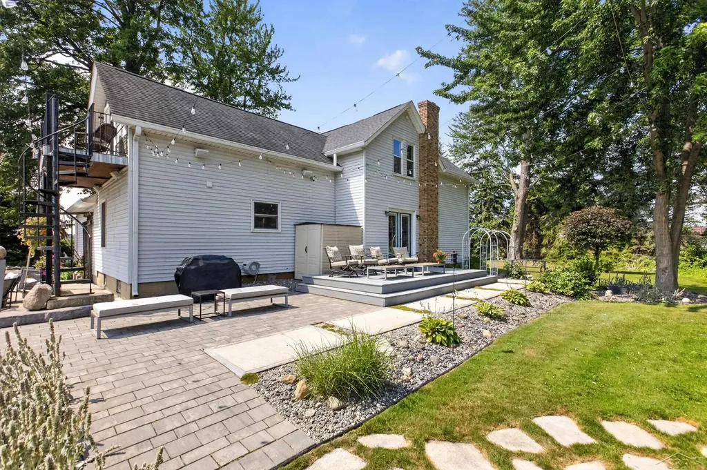 1210 N Steel Road Richland Township MI 48637