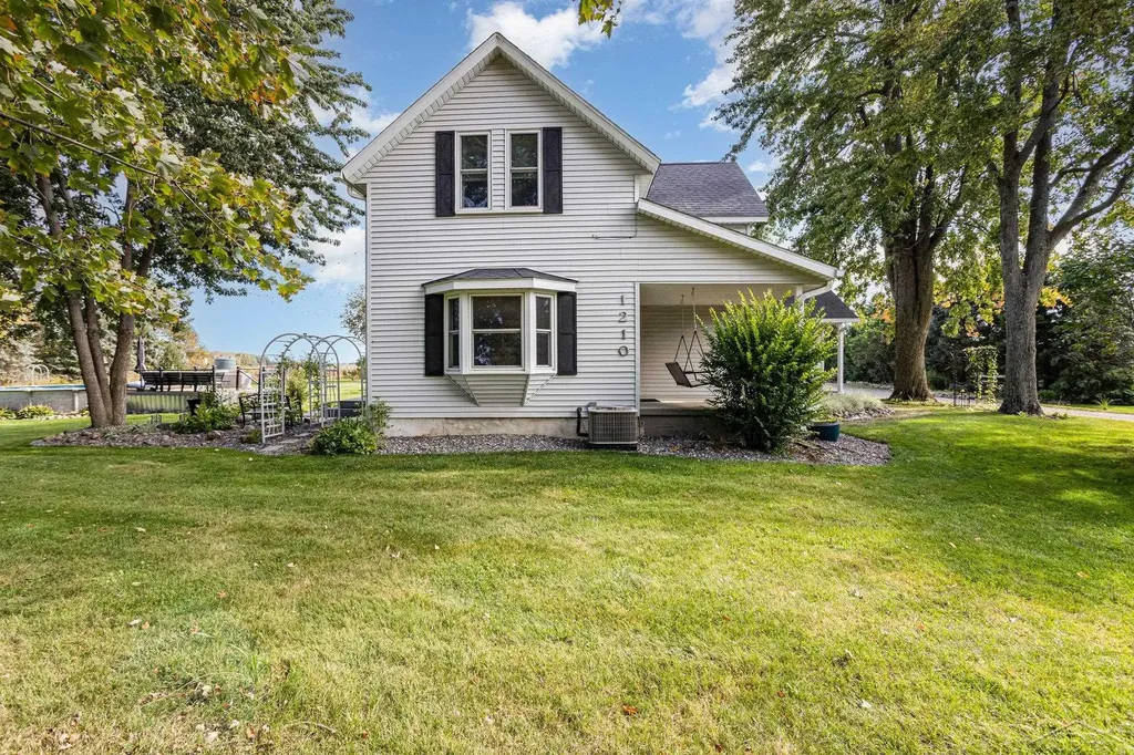 1210 N Steel Road Richland Township MI 48637