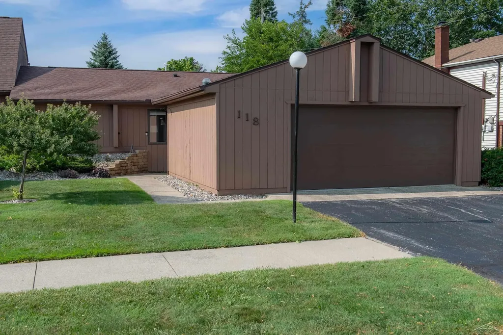118 Darley Avenue Auburn City MI 48611