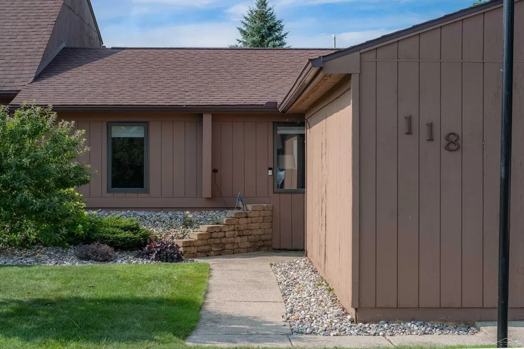 118 Darley Avenue Auburn City MI 48611