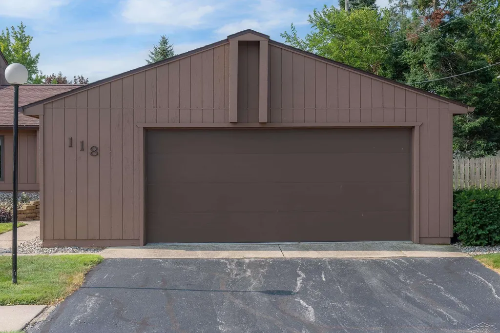 118 Darley Avenue Auburn City MI 48611