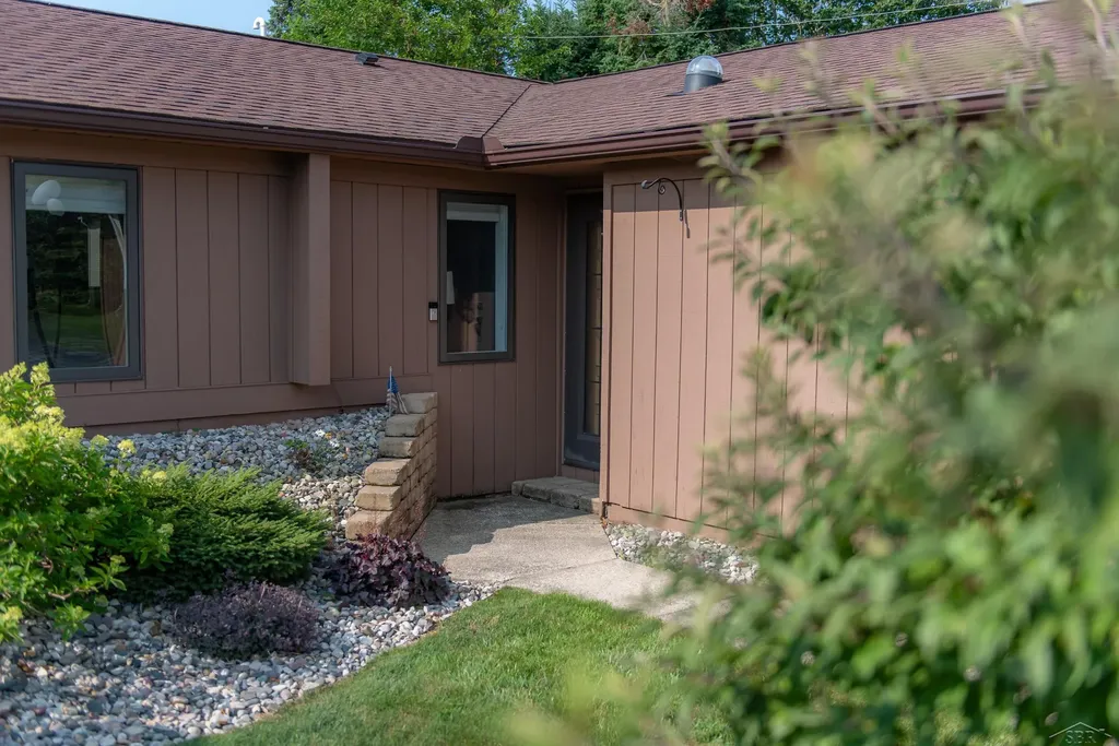 118 Darley Avenue Auburn City MI 48611