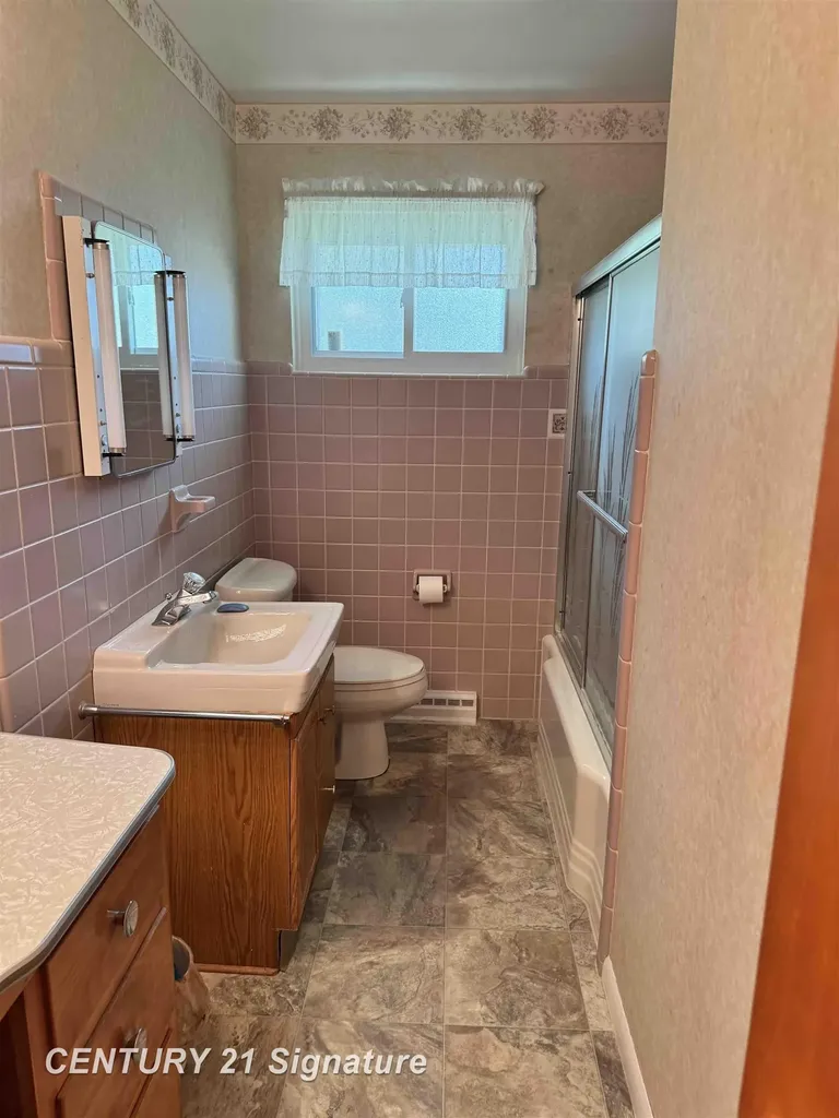 2705 Luella Avenue Saginaw Charter Township MI 48603