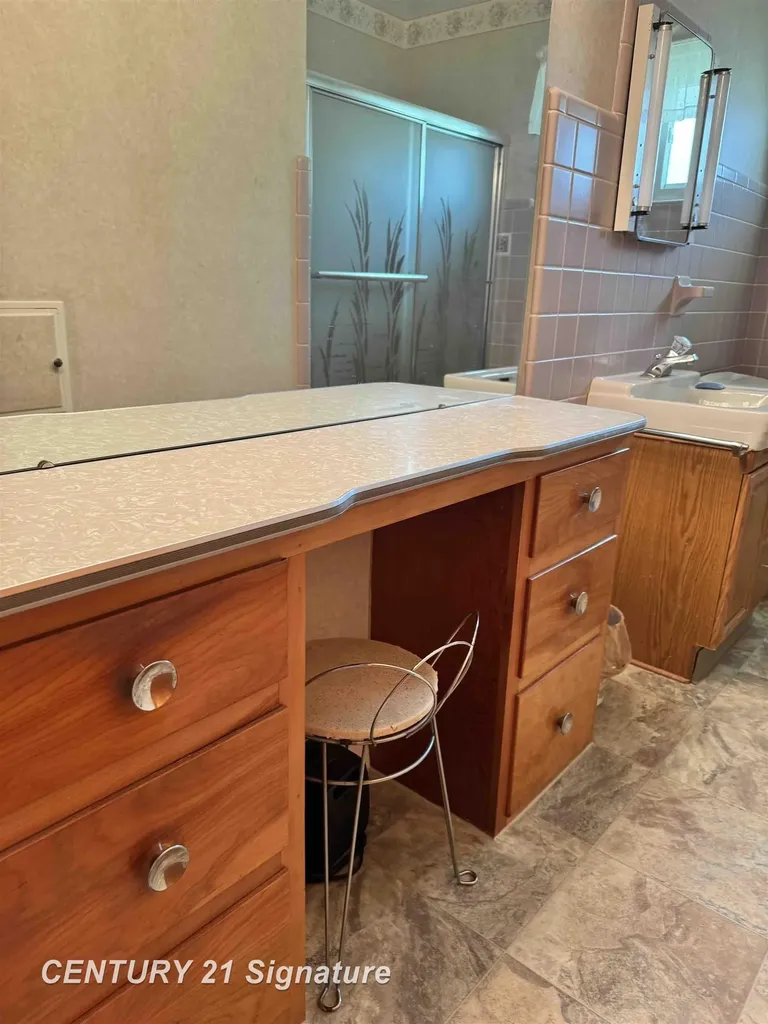 2705 Luella Avenue Saginaw Charter Township MI 48603
