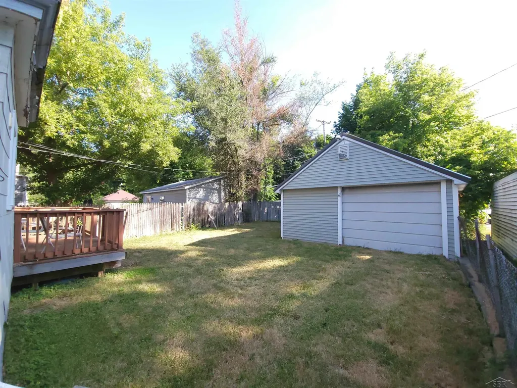 1812 Cadillac Street Flint City MI 48504