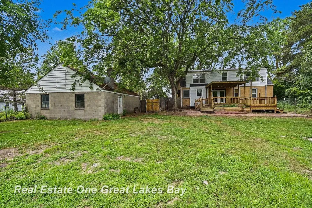 5250 N Center Road Kochville Township MI 48604
