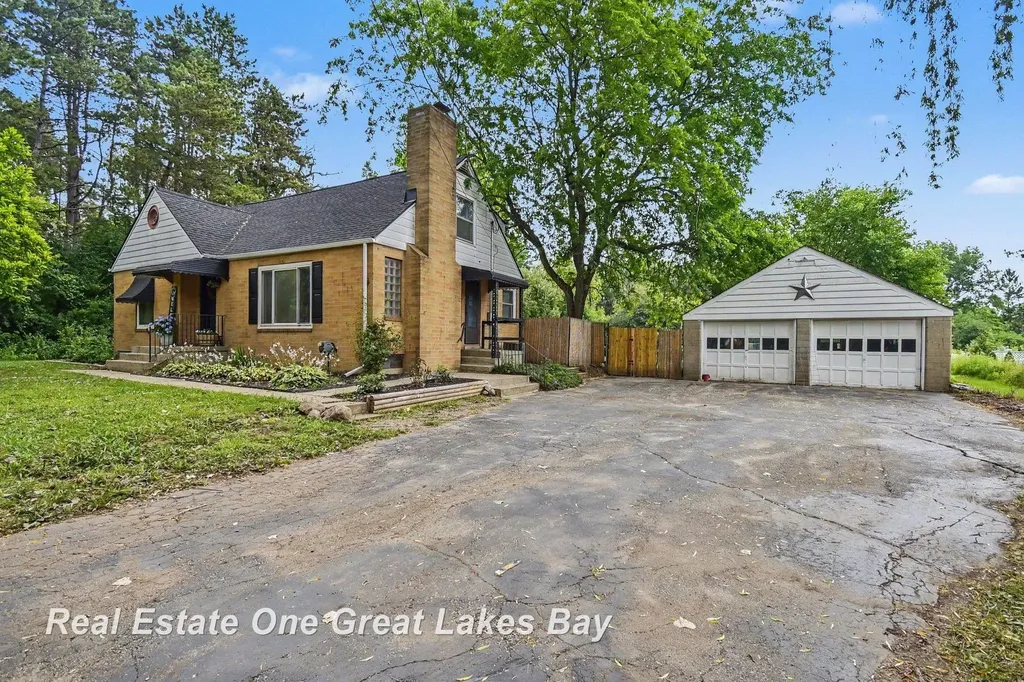 5250 N Center Road Kochville Township MI 48604