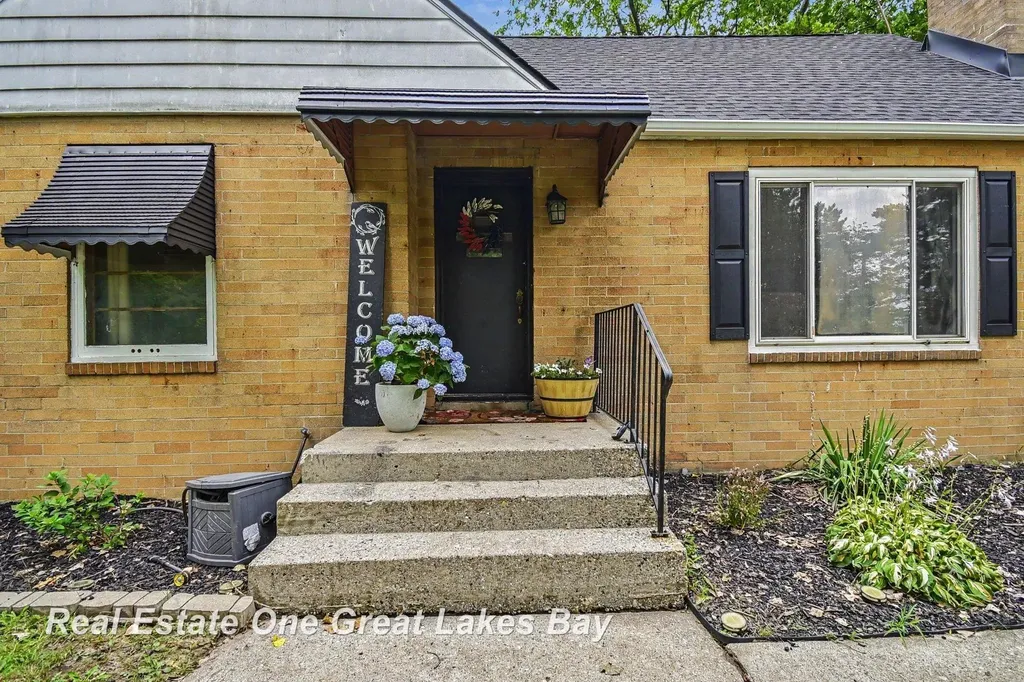 5250 N Center Road Kochville Township MI 48604