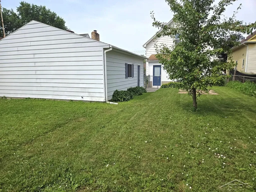 1609 S Van Buren Street Bay City City MI 48708
