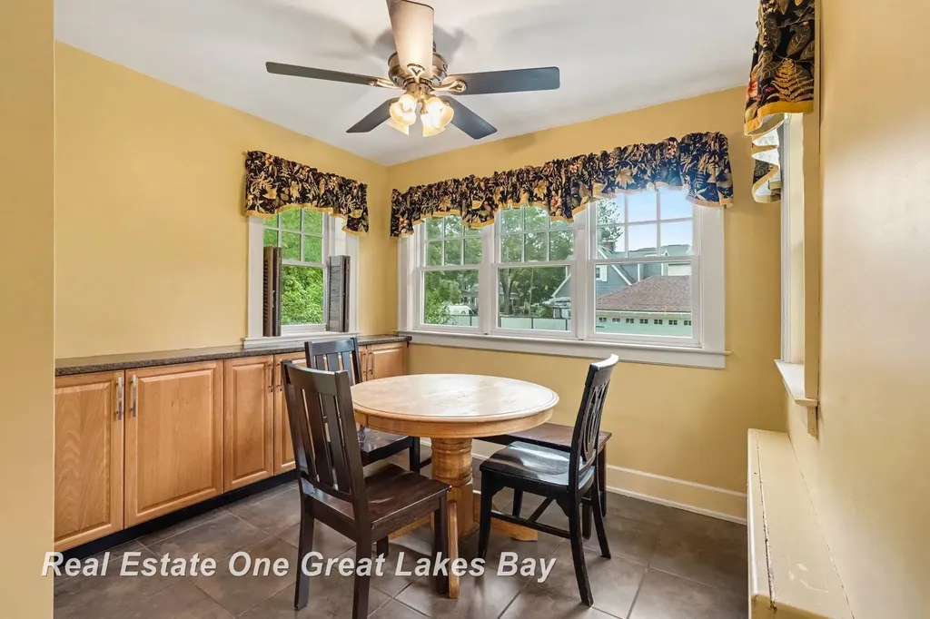 603 Park Avenue Bay City City MI 48708