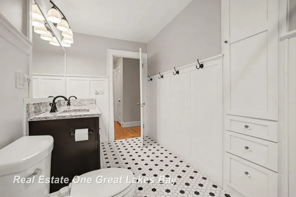 603 Park Avenue Bay City City MI 48708