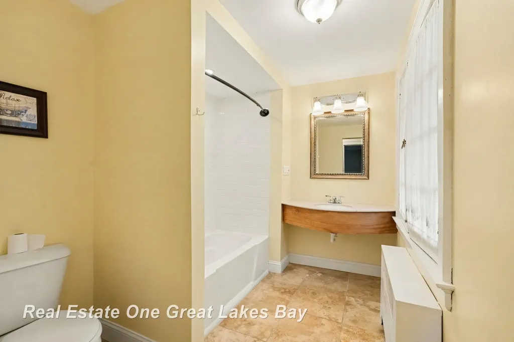 603 Park Avenue Bay City City MI 48708