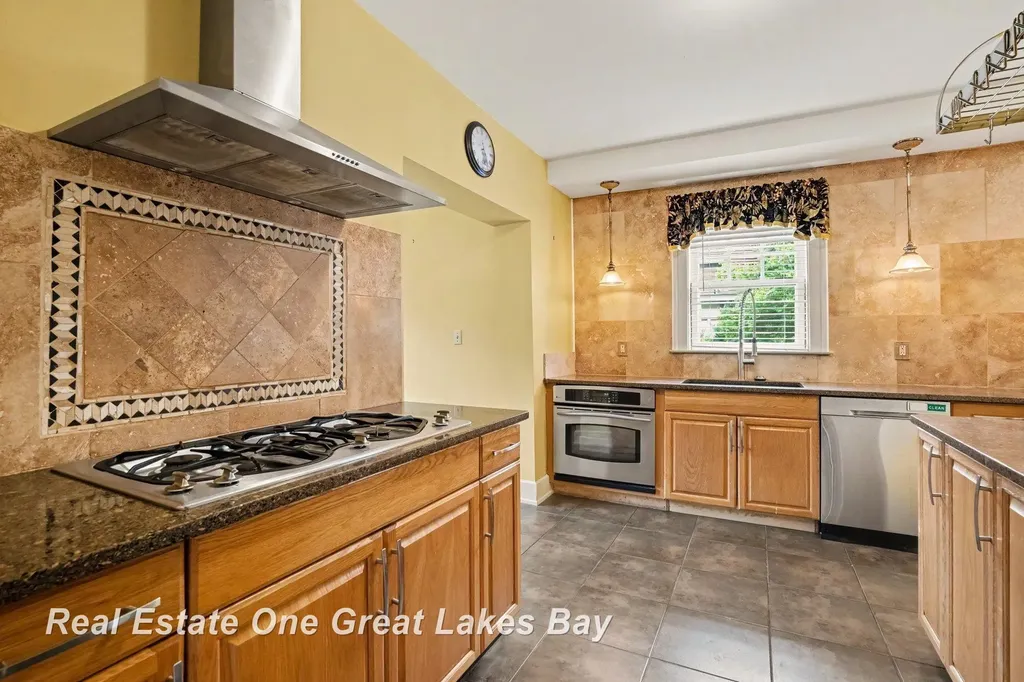 603 Park Avenue Bay City City MI 48708