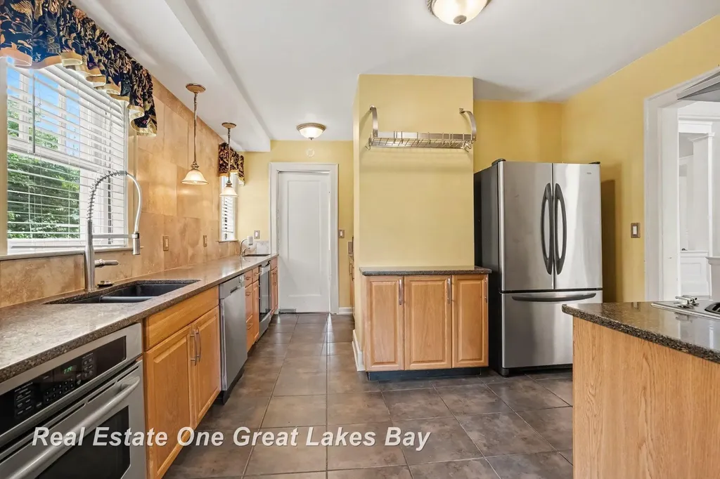 603 Park Avenue Bay City City MI 48708