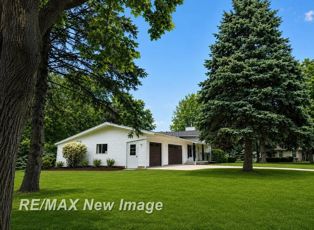2 Mary Lane Court Frankenmuth City MI 48734