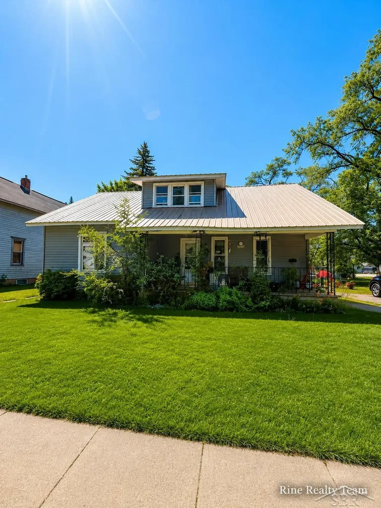 111 W Broadway Street Scottville City MI 49454