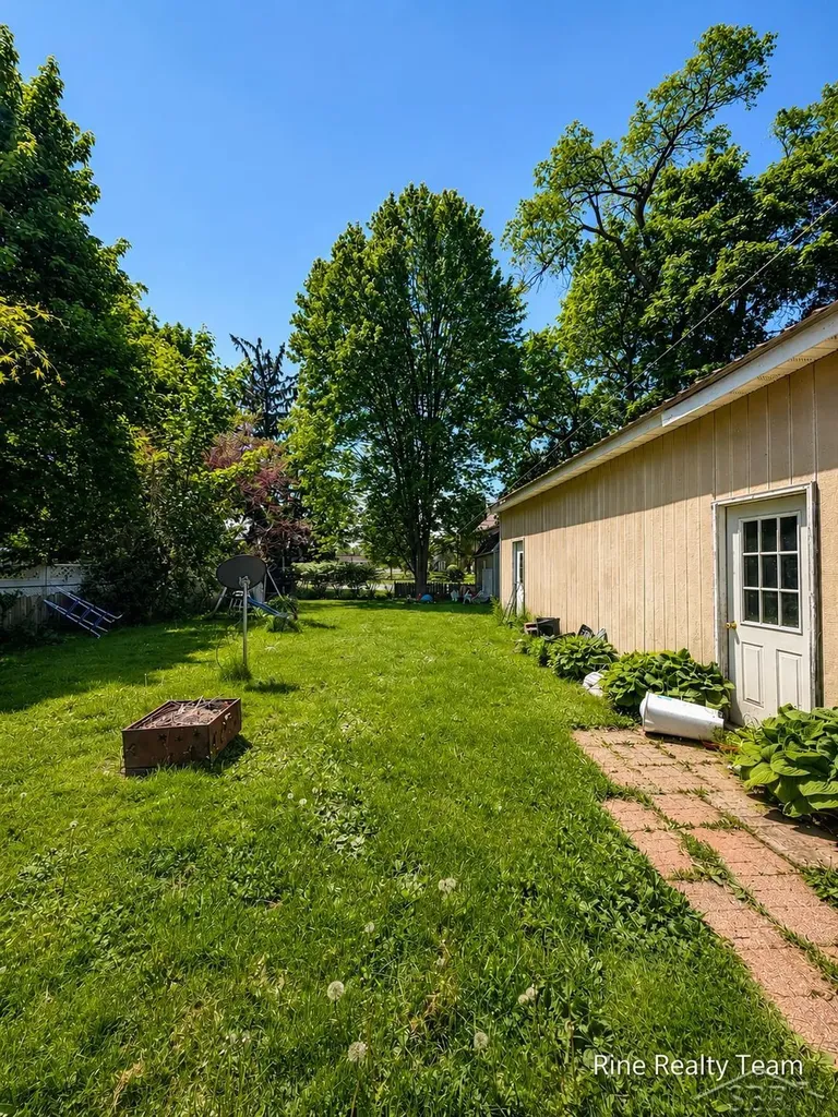 111 W Broadway Street Scottville City MI 49454