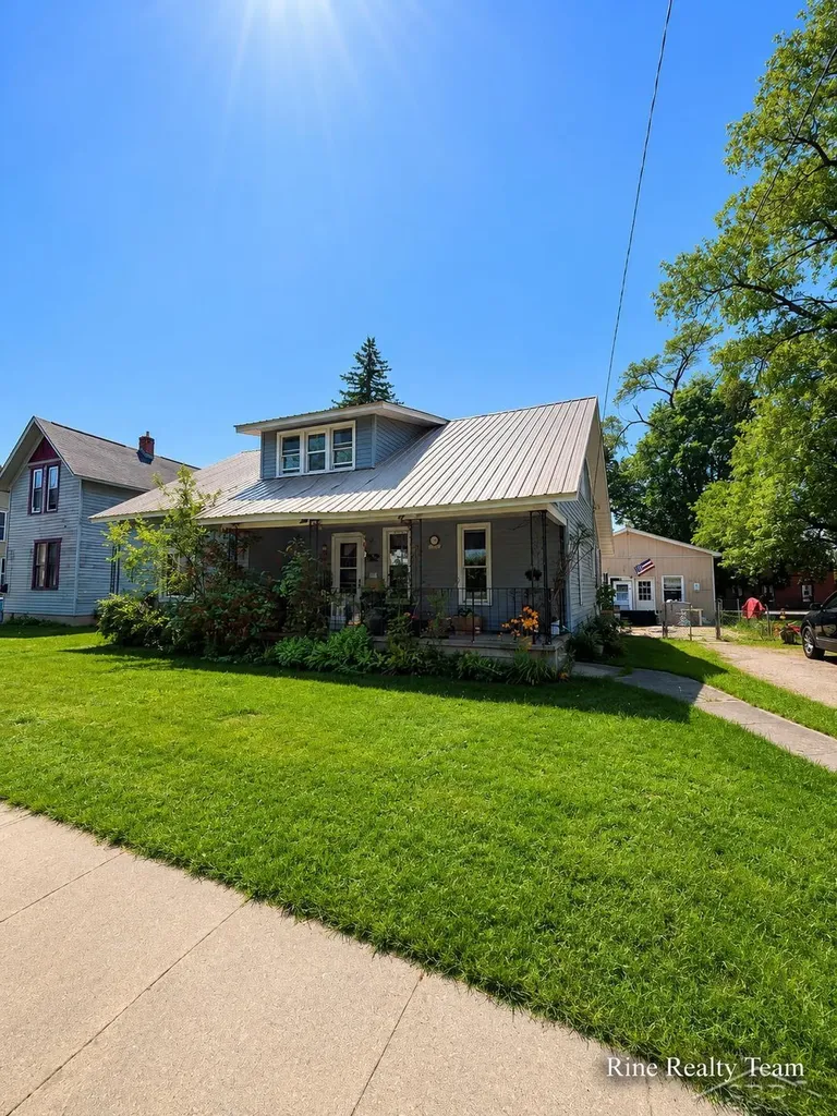 111 W Broadway Street Scottville City MI 49454