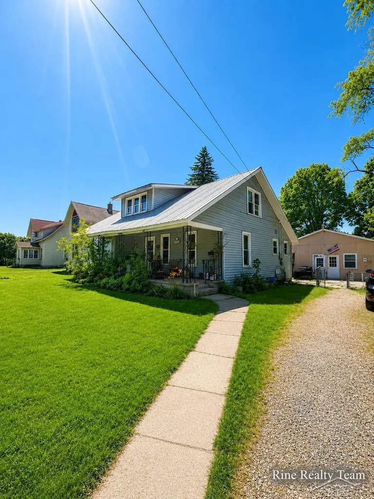 111 W Broadway Street Scottville City MI 49454