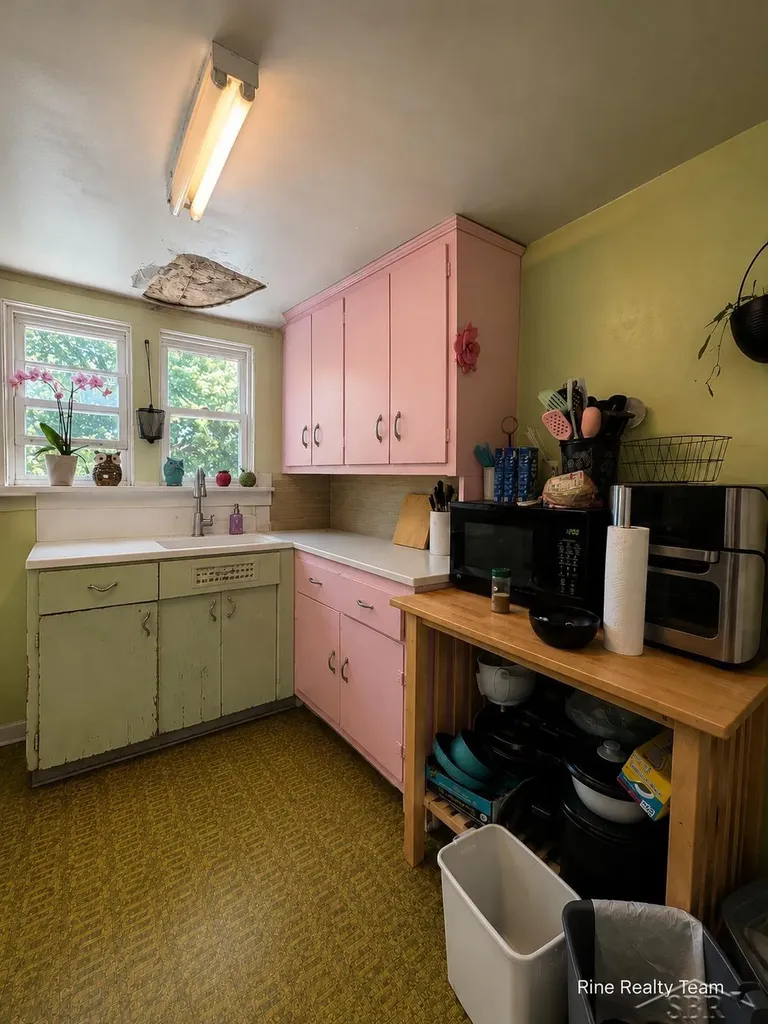 111 W Broadway Street Scottville City MI 49454