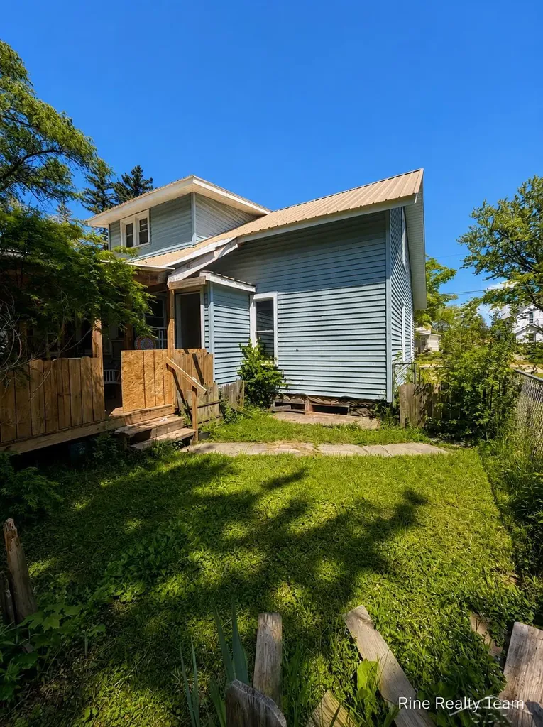 111 W Broadway Street Scottville City MI 49454