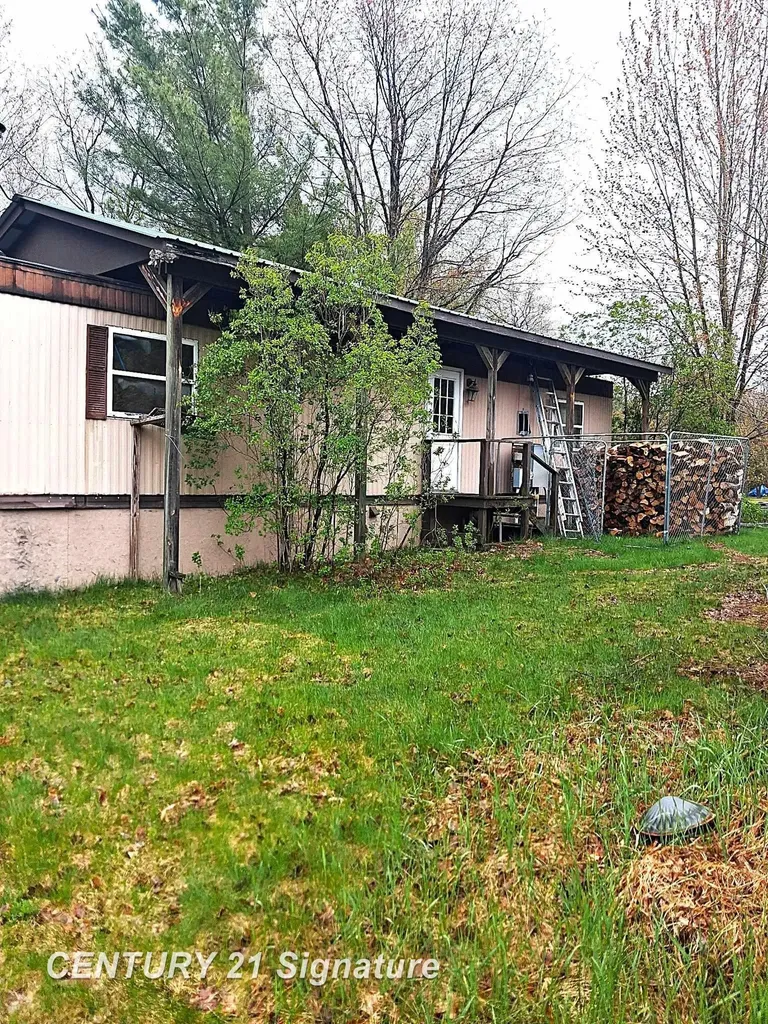 5124 Highland Trail Roscommon Township MI 48629