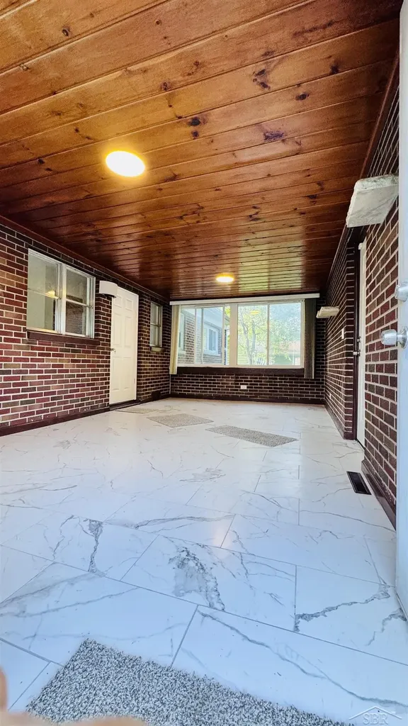 352 S 29th Street Buena Vista Charter Township MI 48601