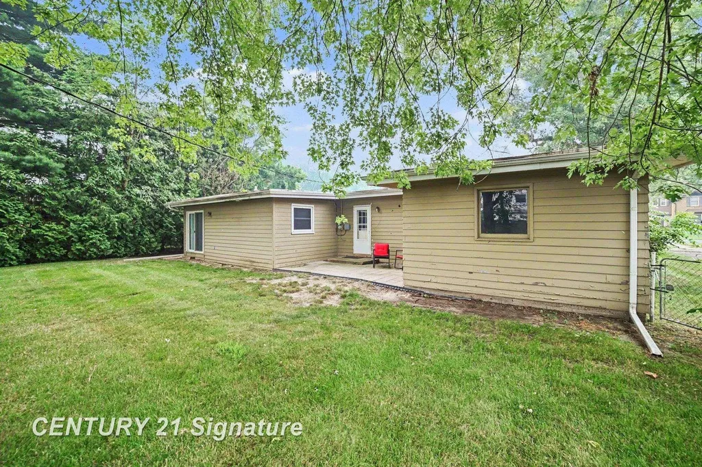 4640 Wall Street Saginaw Charter Township MI 48638