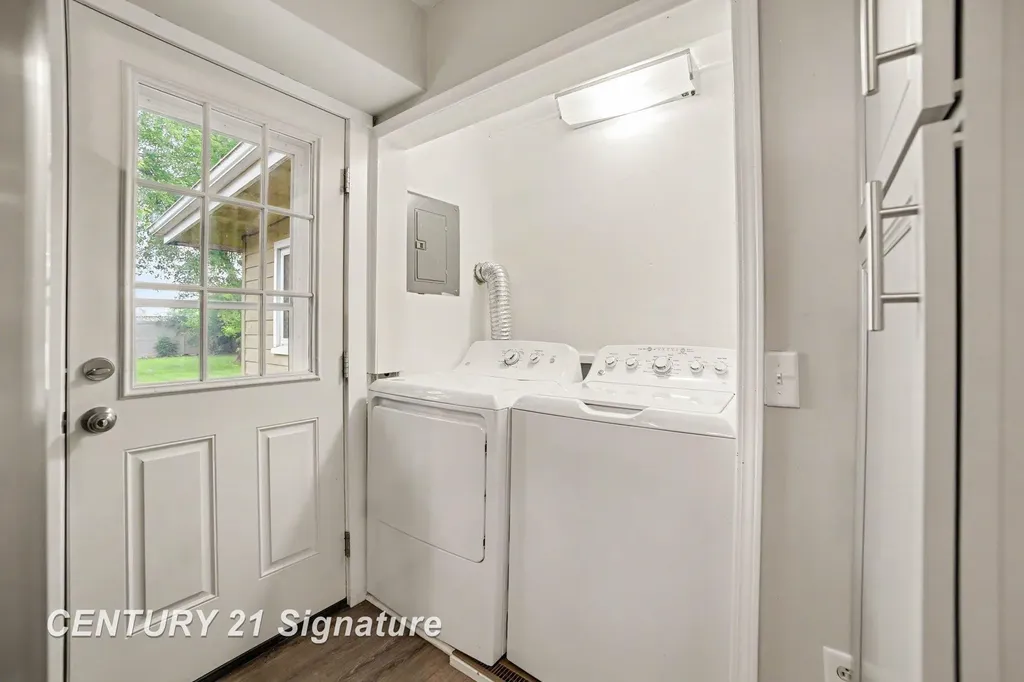 4640 Wall Street Saginaw Charter Township MI 48638