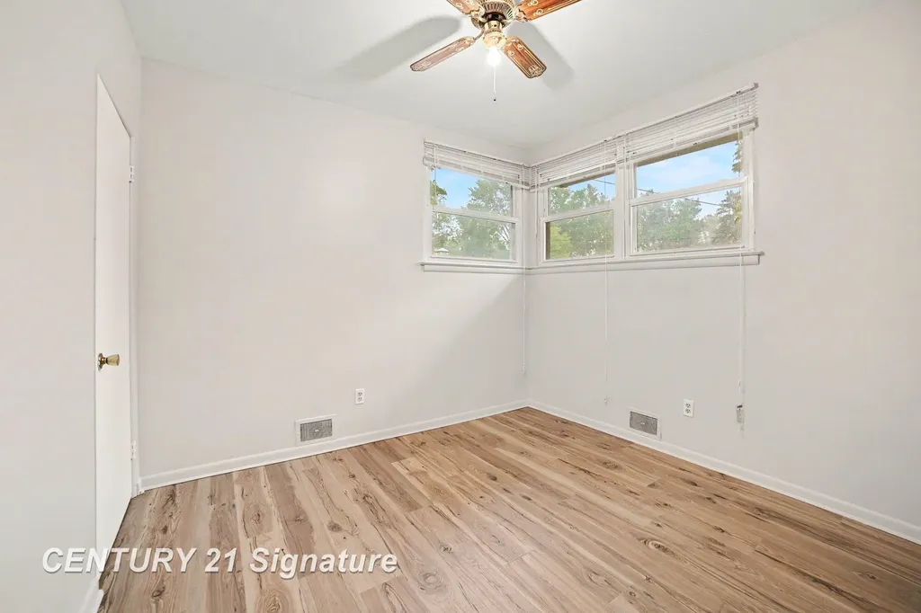 4640 Wall Street Saginaw Charter Township MI 48638