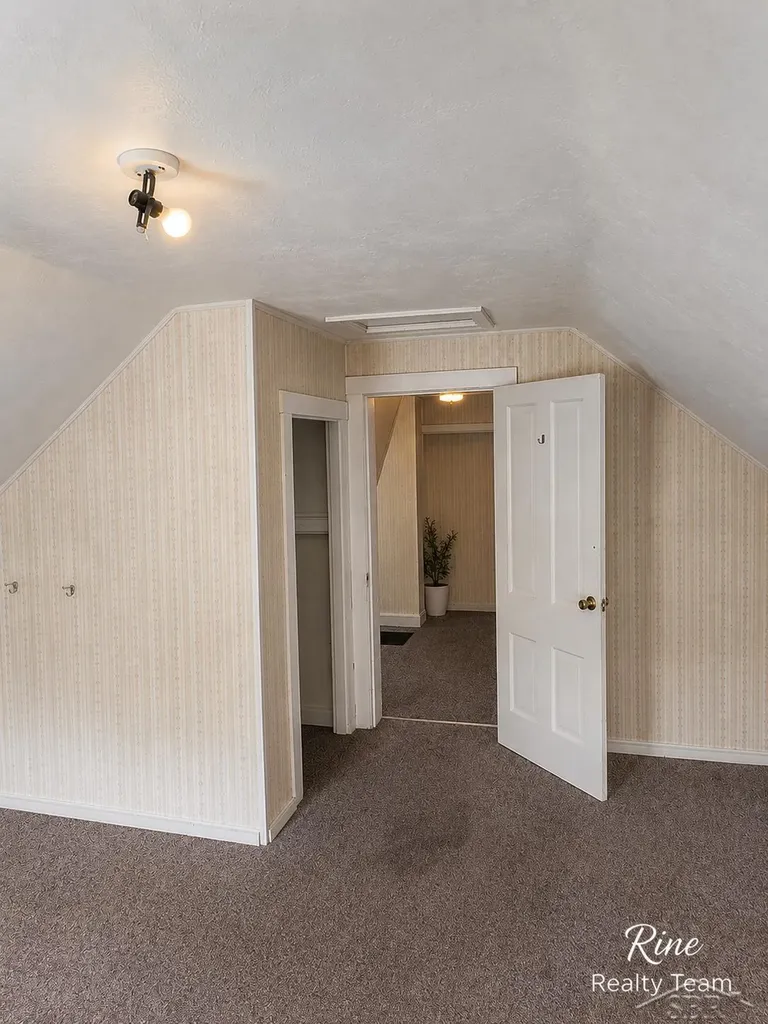 56685 Rockland Street Houghton City MI 49913