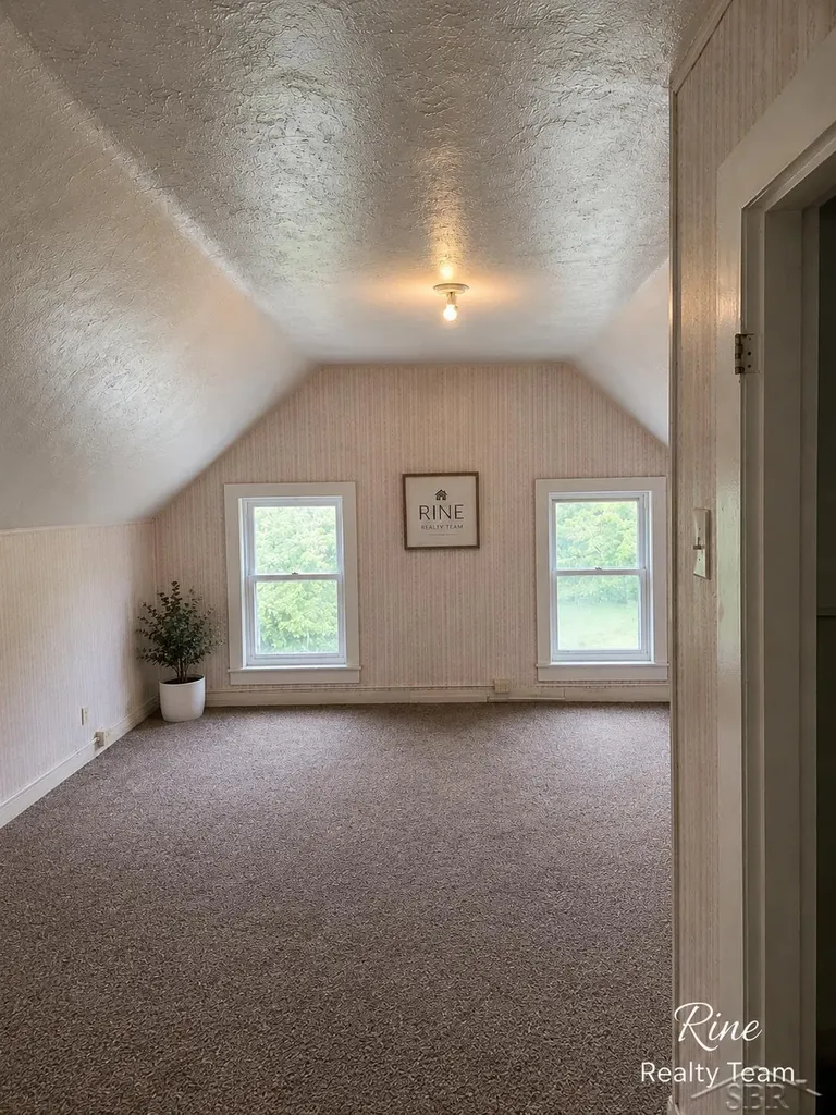 56685 Rockland Street Houghton City MI 49913