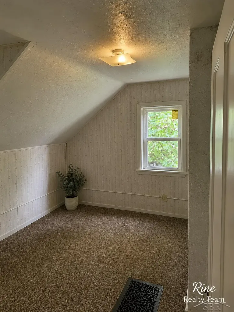 56685 Rockland Street Houghton City MI 49913