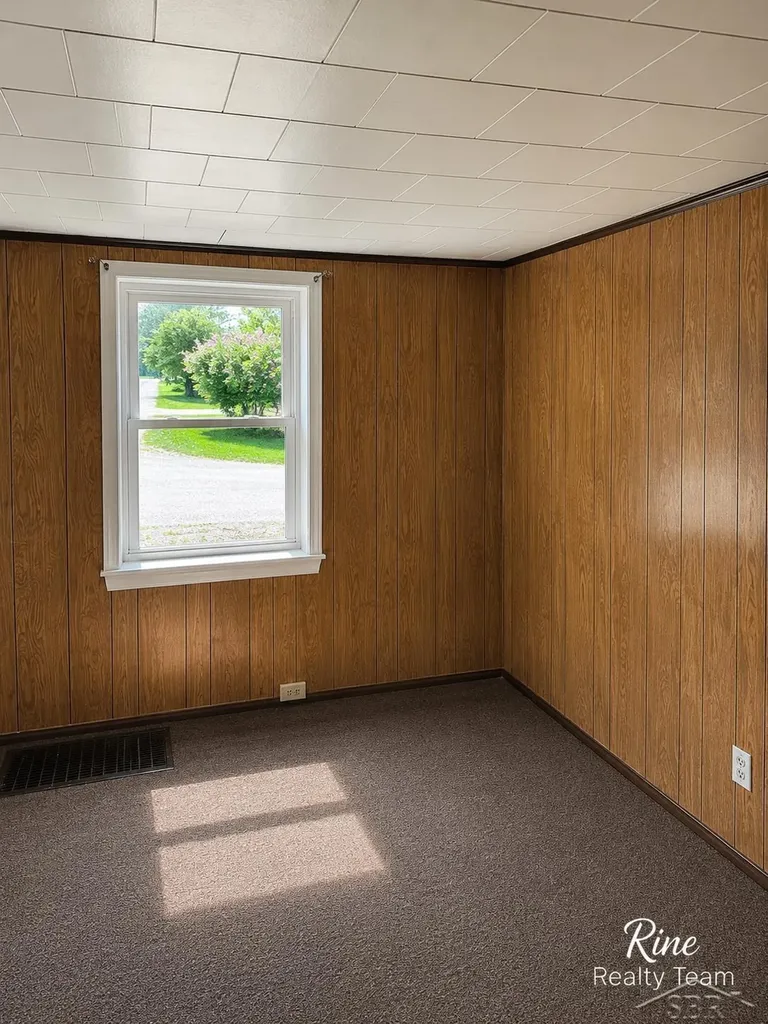 56685 Rockland Street Houghton City MI 49913
