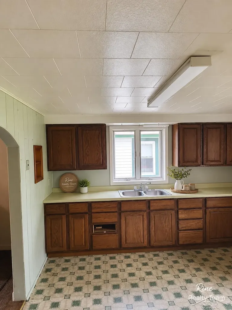 56685 Rockland Street Houghton City MI 49913