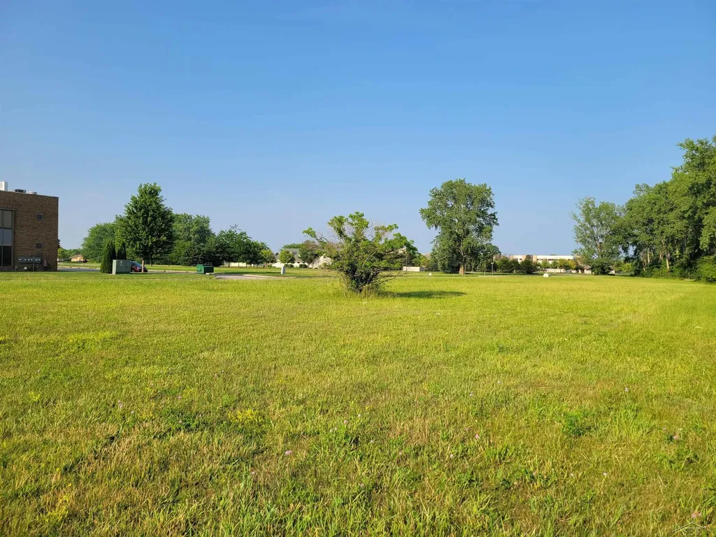 S Mcleod Drive Saginaw Charter Township MI 48604