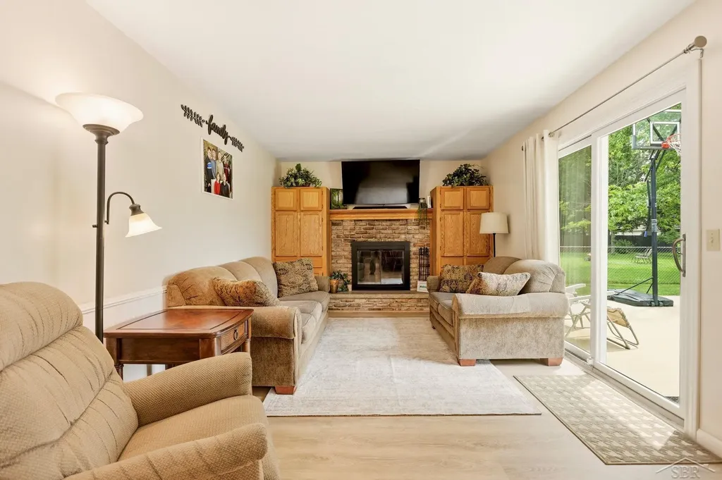 5873 Thistle Drive Saginaw Charter Township MI 48638