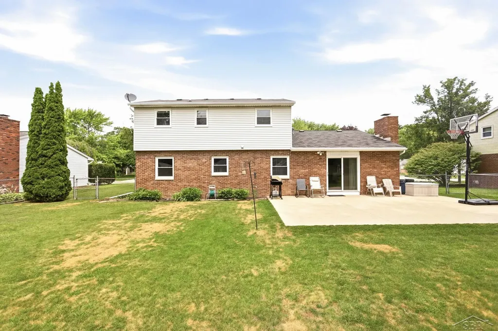 5873 Thistle Drive Saginaw Charter Township MI 48638