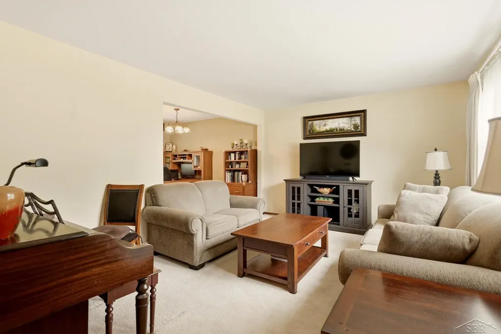 5873 Thistle Drive Saginaw Charter Township MI 48638