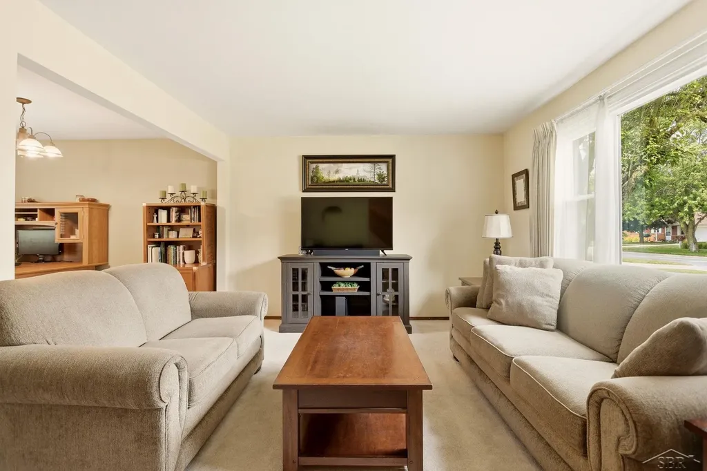 5873 Thistle Drive Saginaw Charter Township MI 48638