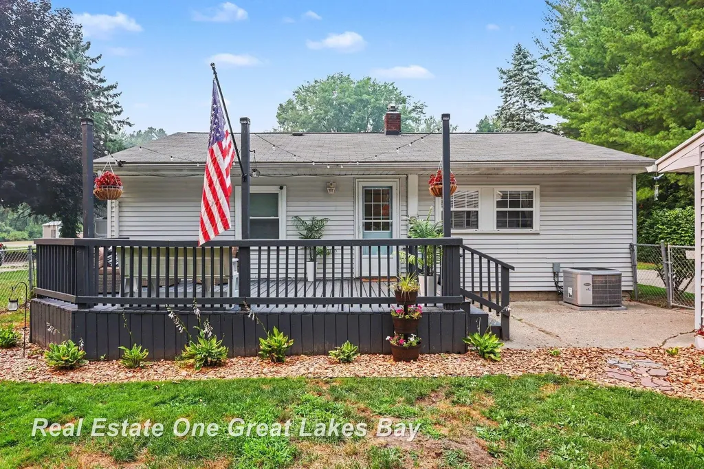 1135 W Moore Road Spaulding Township MI 48601