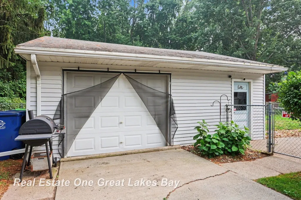1135 W Moore Road Spaulding Township MI 48601