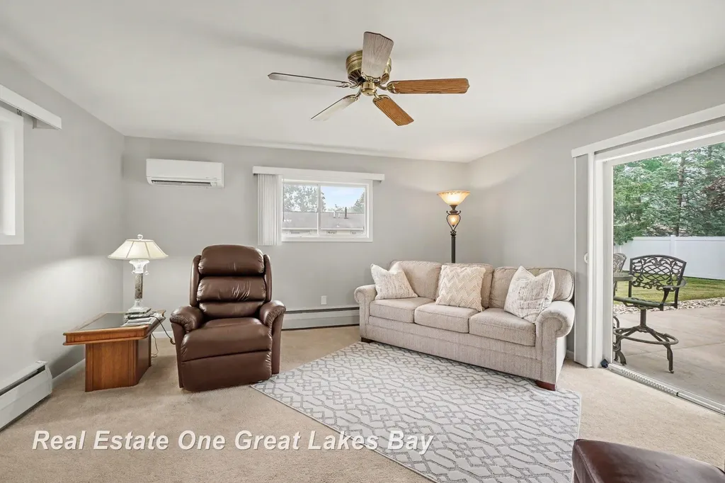 2535 E Greendale Drive Saginaw Charter Township MI 48603